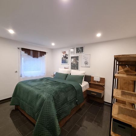 Zwei Schicke Apartments Mit Parkplatz Köln Rom bilde